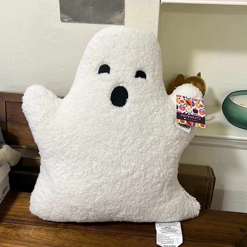 Novogratz Viral Sherpa Spooktacular Halloween Ghost